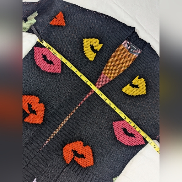 Torrid Open Front Kisses Cardigan (Torrid 00) - Picture 3 of 12